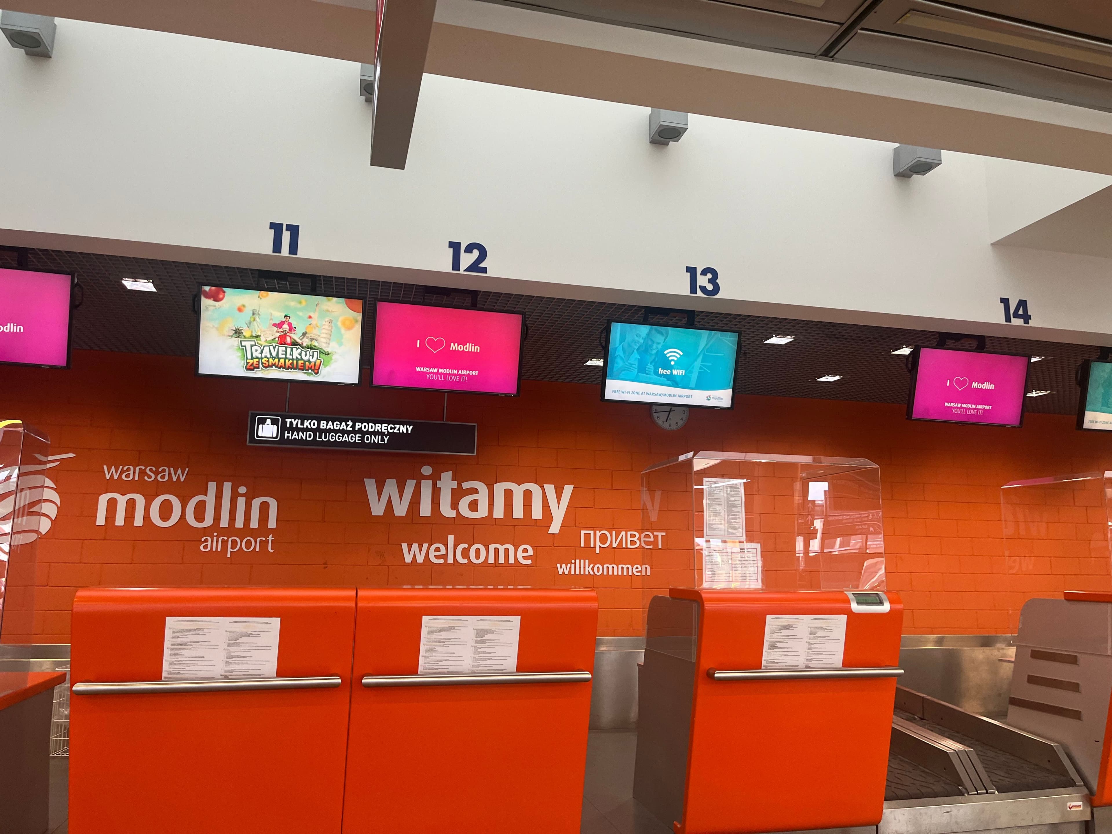 Reklama przy odprawie lotniskowej