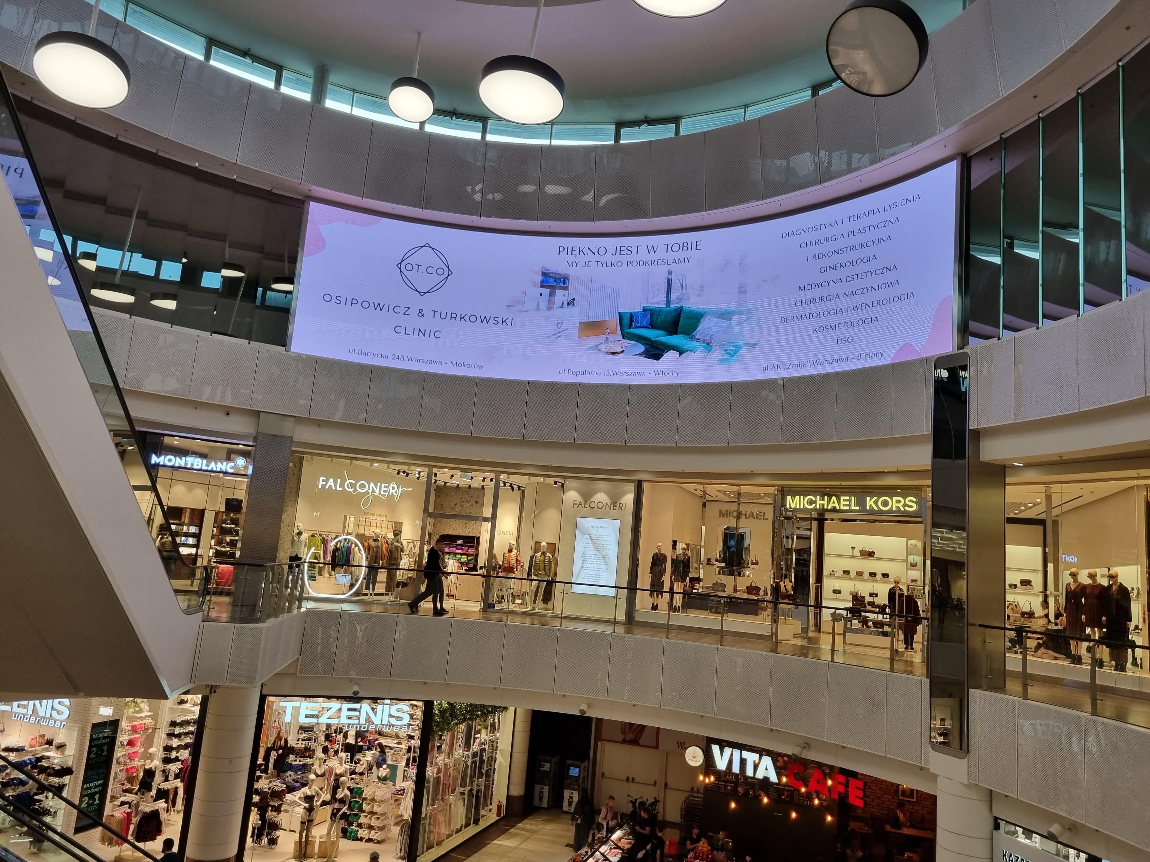 Ekran LED w galerii handlowej