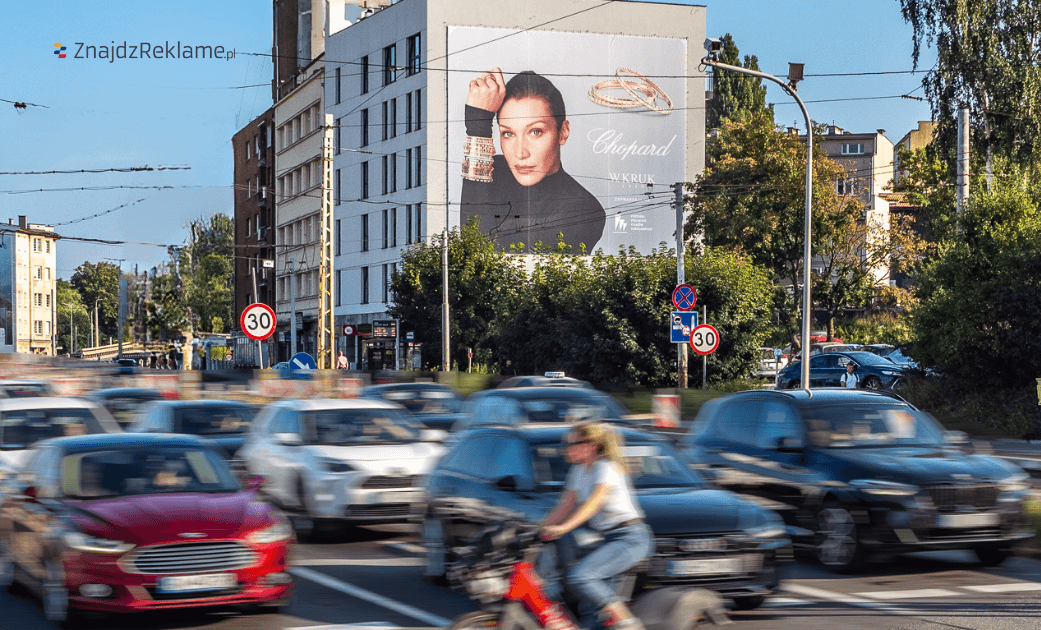 Reklama zewnętrzna nie zwalnia tempa – bije rekordy! Raport “Global Expenditure 2025”